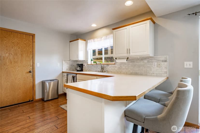 Property photo for 1800 Pine Street, Lynden photo 11