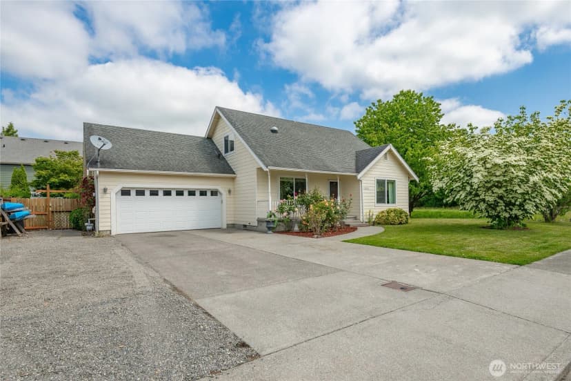 Property photo for 1800 Pine Street, Lynden photo 2