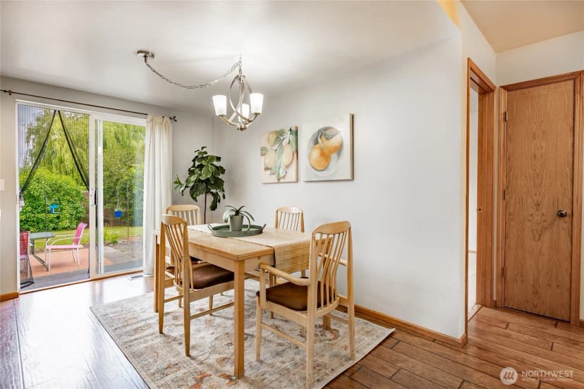 Property photo for 1800 Pine Street, Lynden photo 8