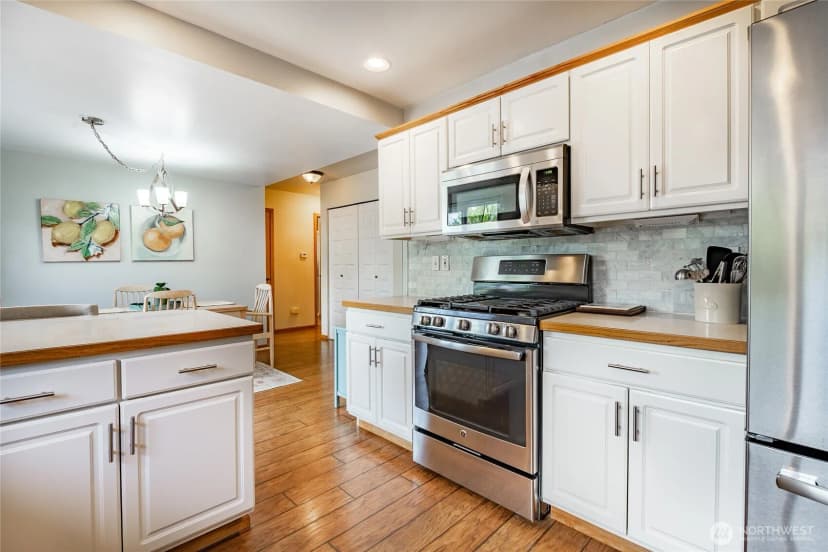 Property photo for 1800 Pine Street, Lynden photo 14