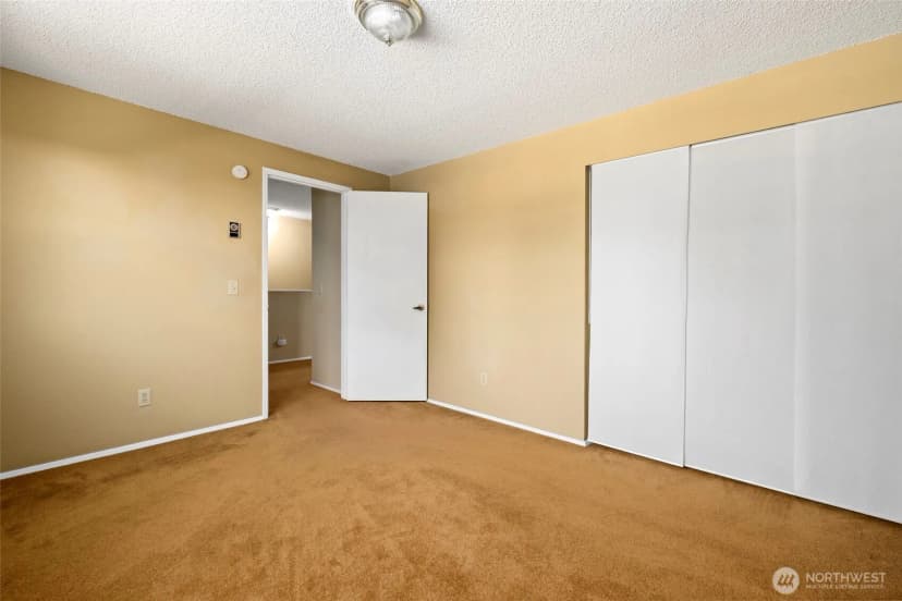 Property photo for 2122 Colonial Way, Oak Harbor photo 20