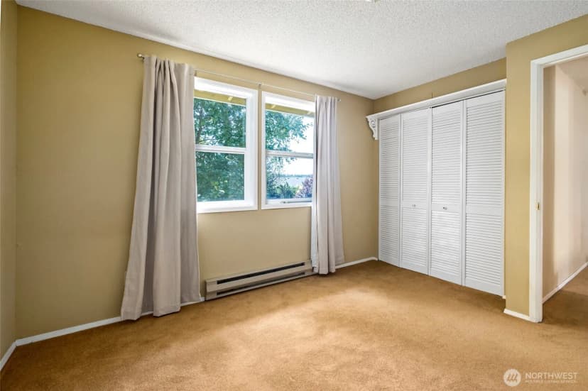 Property photo for 2122 Colonial Way, Oak Harbor photo 22