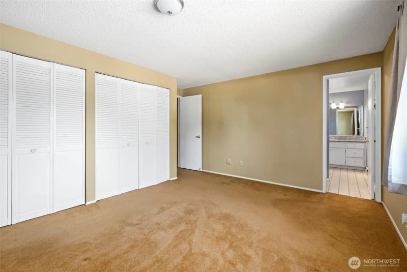 Property photo for 2122 Colonial Way, Oak Harbor photo 28