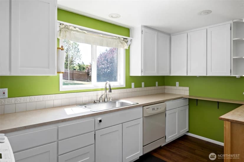 Property photo for 2122 Colonial Way, Oak Harbor photo 15