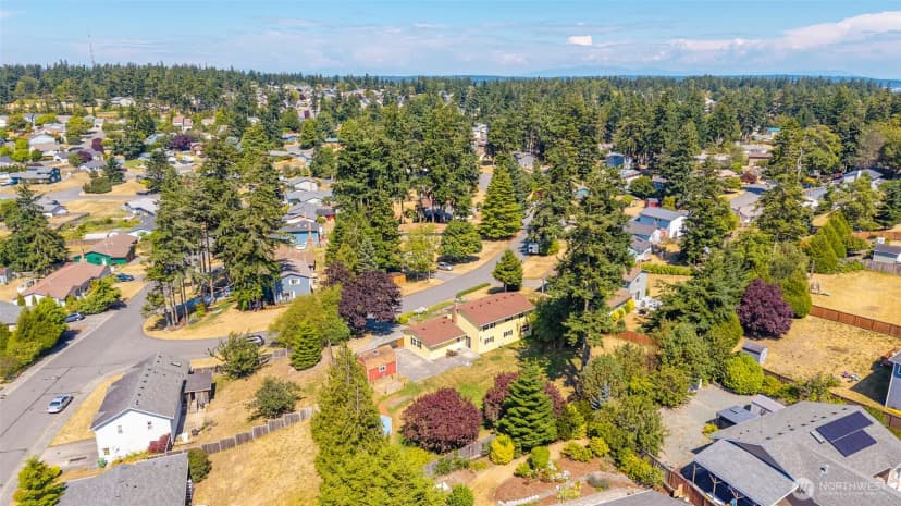 Property photo for 2122 Colonial Way, Oak Harbor photo 37