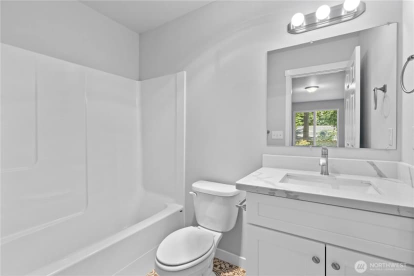Property photo for 21720 N Clear Lake Boulevard Se, Yelm photo 14