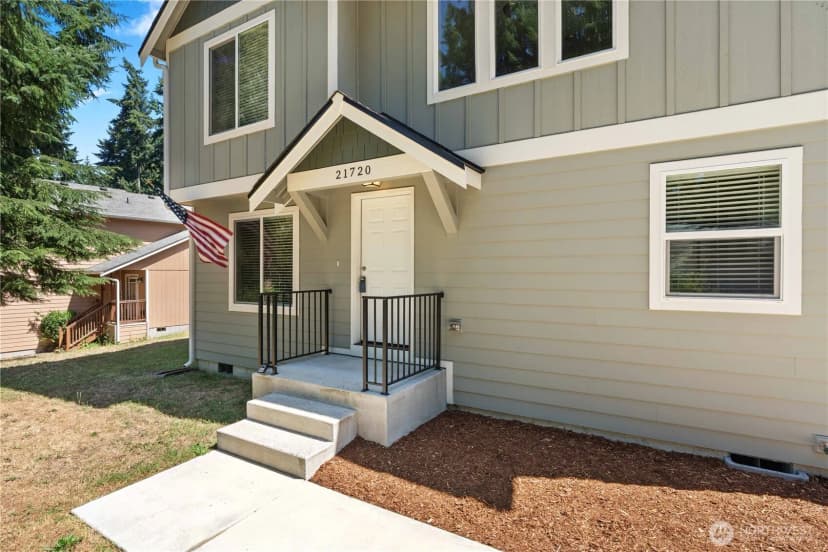 Property photo for 21720 N Clear Lake Boulevard Se, Yelm photo 4