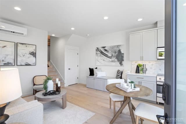 Property photo for 3812 31st Avenue W #b, Seattle photo 4
