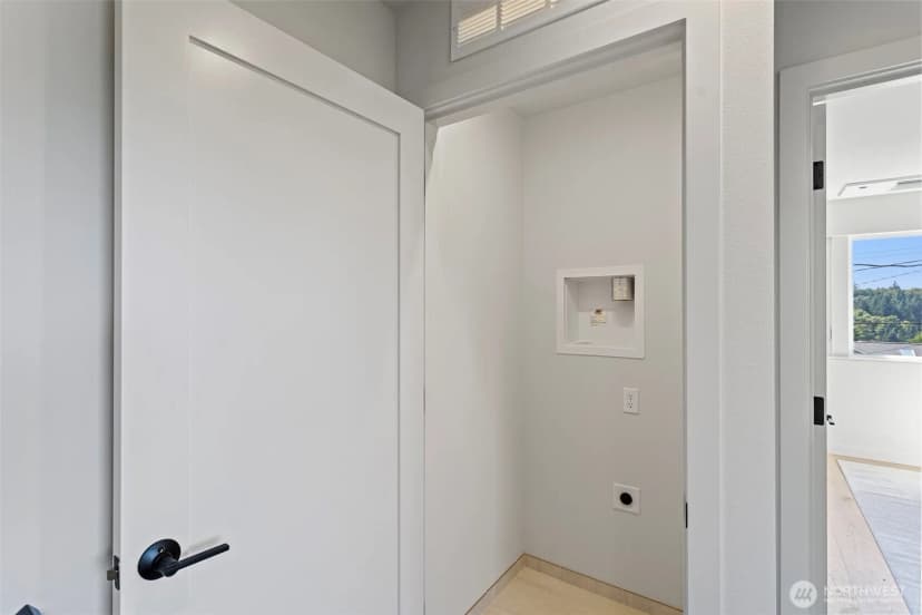 Property photo for 3812 31st Avenue W #b, Seattle photo 13