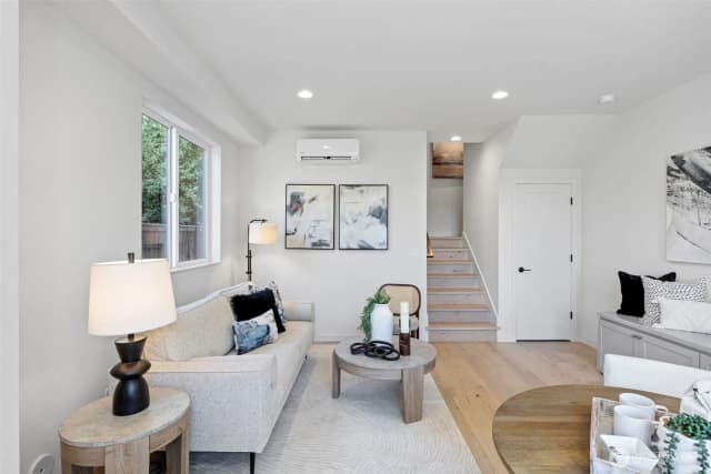 Property photo for 3812 31st Avenue W #b, Seattle photo 5