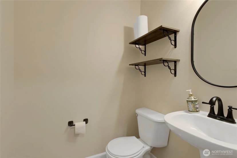 Property photo for 914 109th Avenue Ct E, Edgewood photo 7