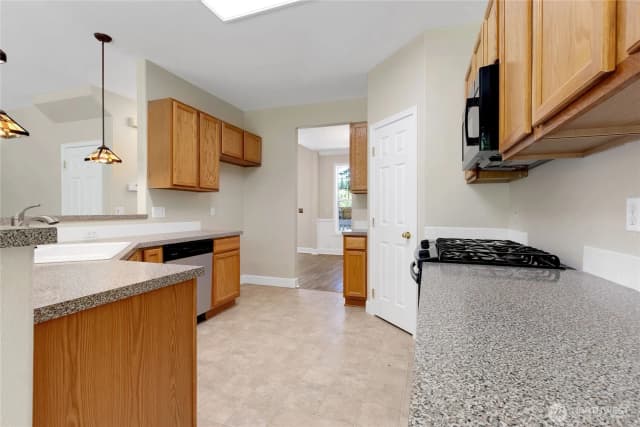 Property photo for 914 109th Avenue Ct E, Edgewood photo 4