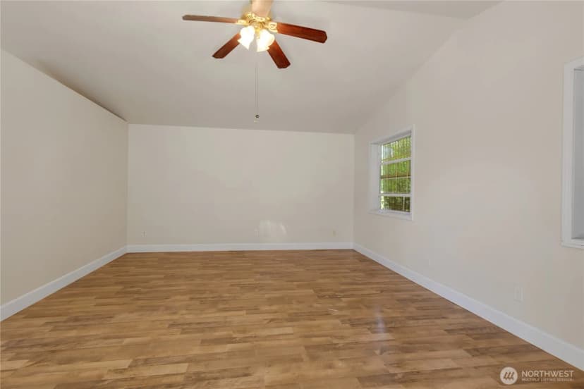 Property photo for 914 109th Avenue Ct E, Edgewood photo 33