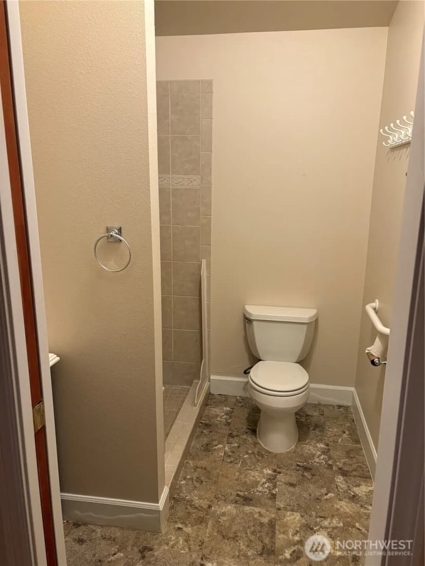 Property photo for 914 109th Avenue Ct E, Edgewood photo 36
