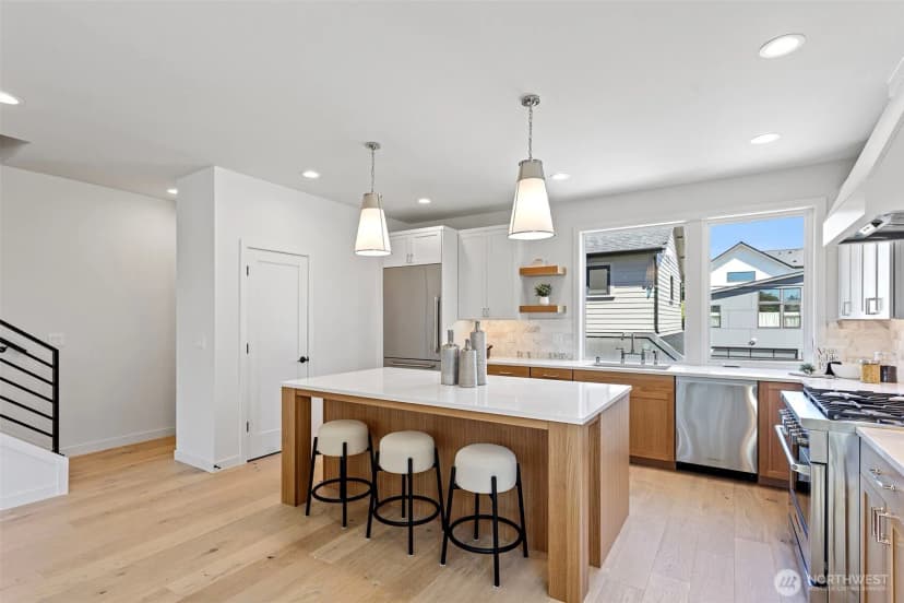 Property photo for 3812 31st Avenue W, Seattle photo 19