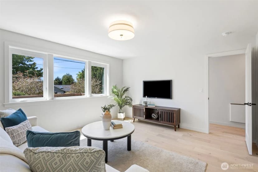 Property photo for 3812 31st Avenue W, Seattle photo 6