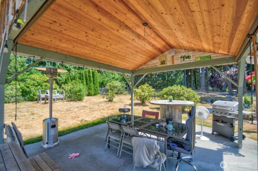 Property photo for 930 Tipsoo Loop N, Rainier photo 28