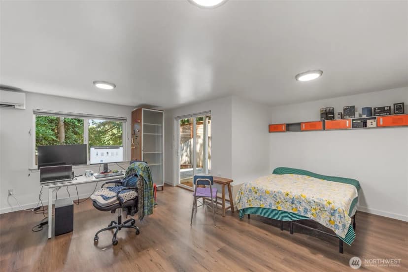 Property photo for 10307 Ave 46th Avenue Ne, Seattle photo 23