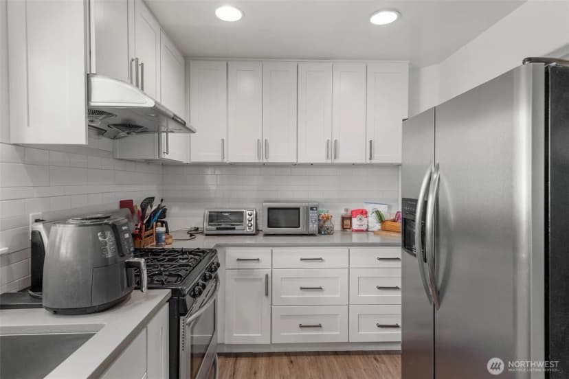 Property photo for 10307 Ave 46th Avenue Ne, Seattle photo 9