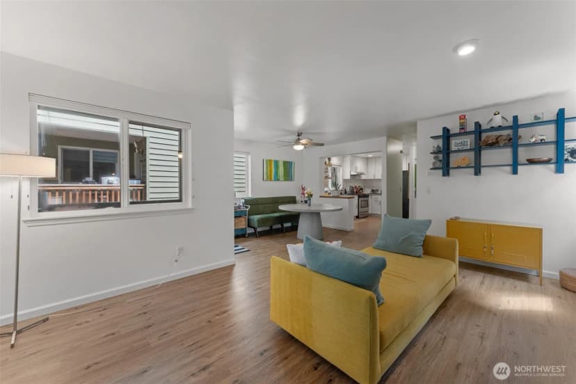 Property photo for 10307 Ave 46th Avenue Ne, Seattle photo 6