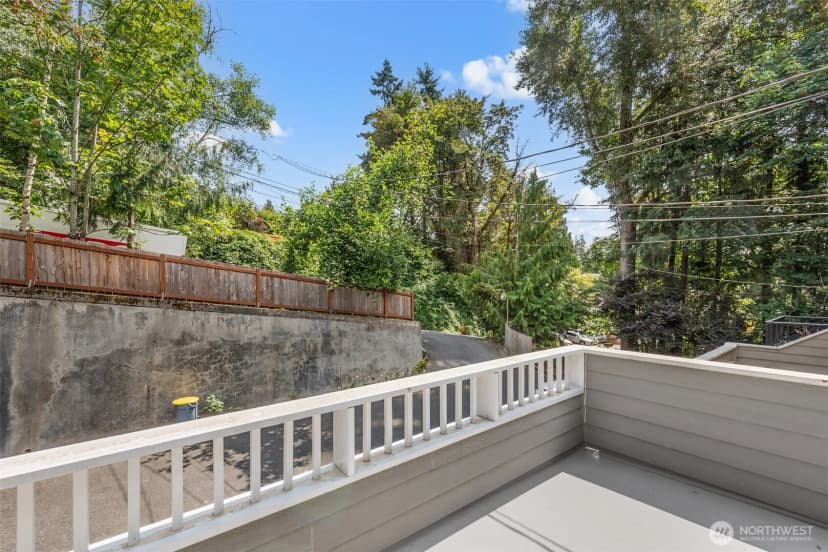 Property photo for 10307 Ave 46th Avenue Ne, Seattle photo 18