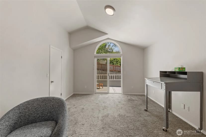 Property photo for 10307 Ave 46th Avenue Ne, Seattle photo 17