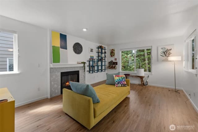 Property photo for 10307 Ave 46th Avenue Ne, Seattle photo 4