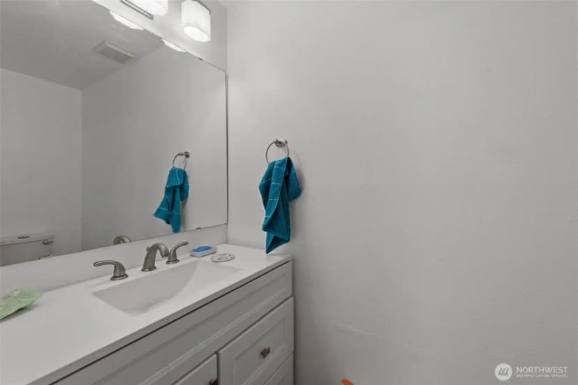 Property photo for 10307 Ave 46th Avenue Ne, Seattle photo 24