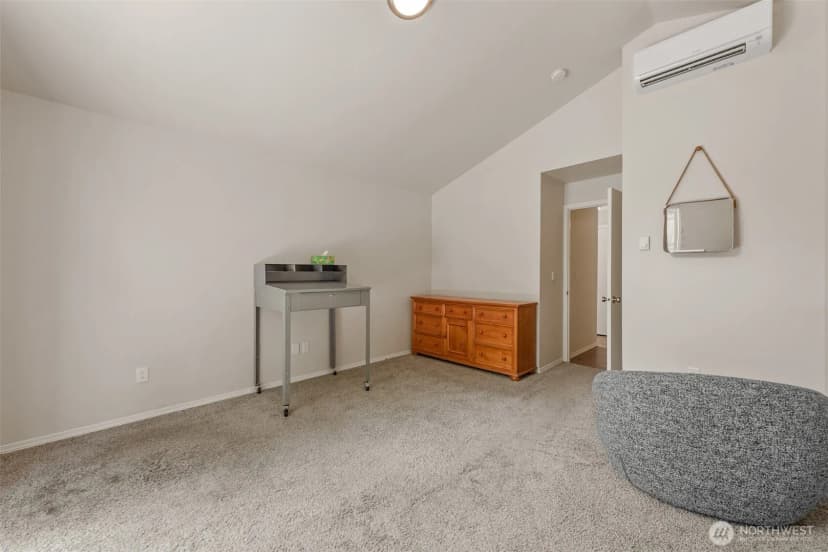 Property photo for 10307 Ave 46th Avenue Ne, Seattle photo 19