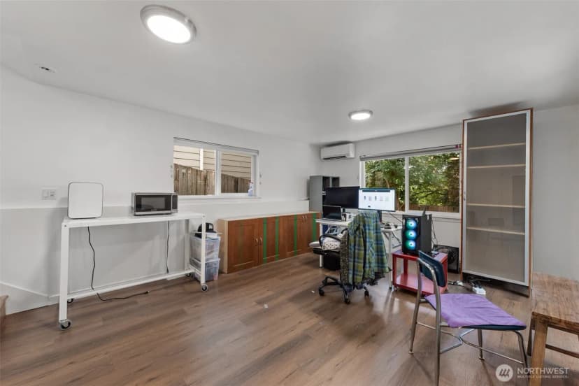 Property photo for 10307 Ave 46th Avenue Ne, Seattle photo 22