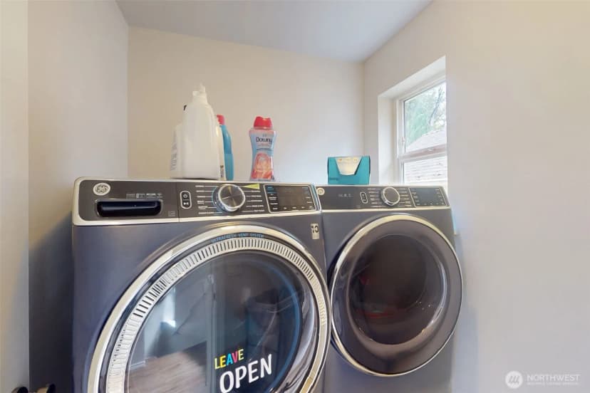 Property photo for 10307 Ave 46th Avenue Ne, Seattle photo 21