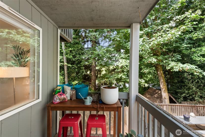 Property photo for 10307 Ave 46th Avenue Ne, Seattle photo 5