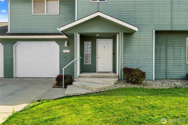 Property photo for 717 S Lexington Place, East Wenatchee photo 2