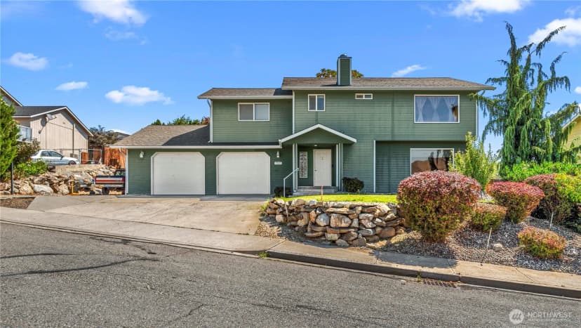 Property photo for 717 S Lexington Place, East Wenatchee
