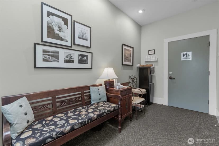 Property photo for 4510 Thackeray Ne, Seattle photo 15