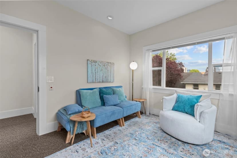 Property photo for 4510 Thackeray Ne, Seattle photo 20