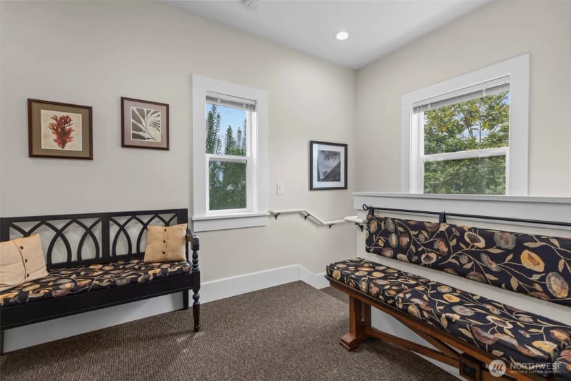 Property photo for 4510 Thackeray Ne, Seattle photo 29