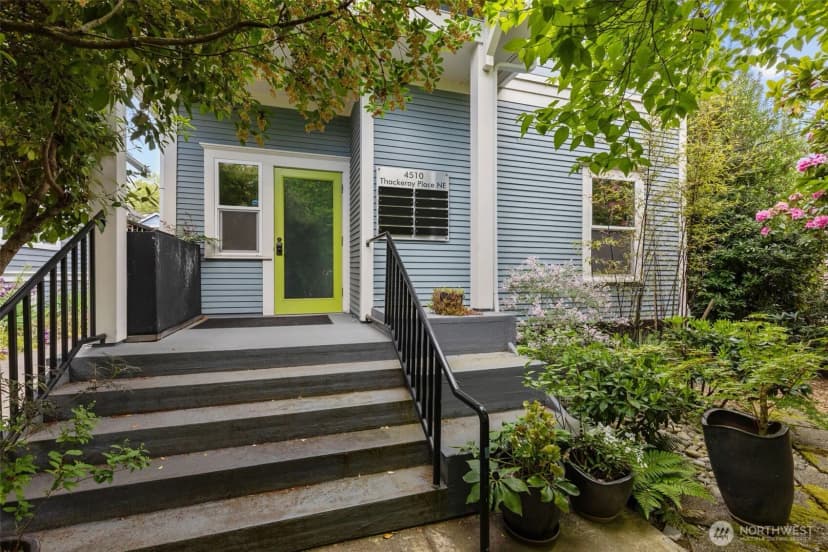 Property photo for 4510 Thackeray Ne, Seattle