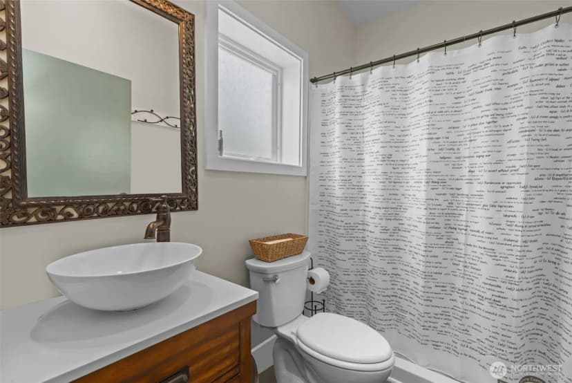 Property photo for 4510 Thackeray Ne, Seattle photo 21