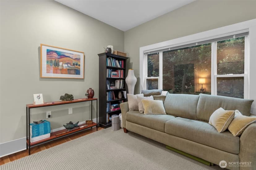Property photo for 4510 Thackeray Ne, Seattle photo 13