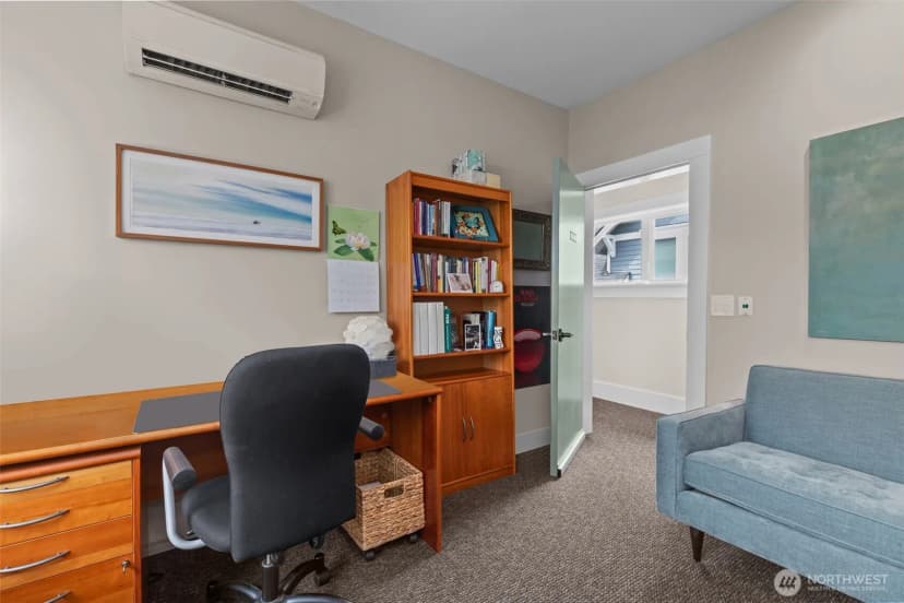 Property photo for 4510 Thackeray Ne, Seattle photo 24