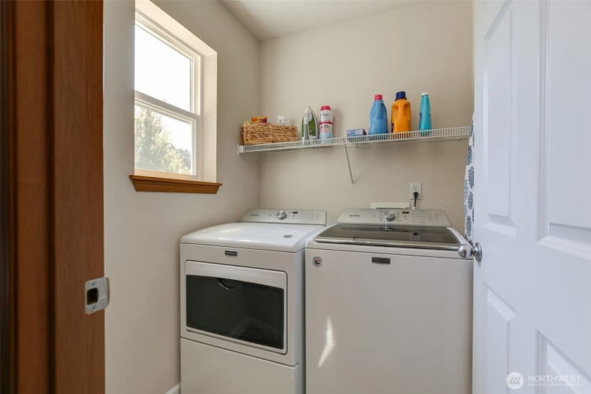 Property photo for 1003 Nw Kelly Place, Oak Harbor photo 24
