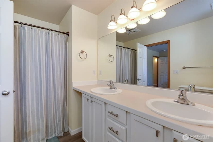 Property photo for 1003 Nw Kelly Place, Oak Harbor photo 20