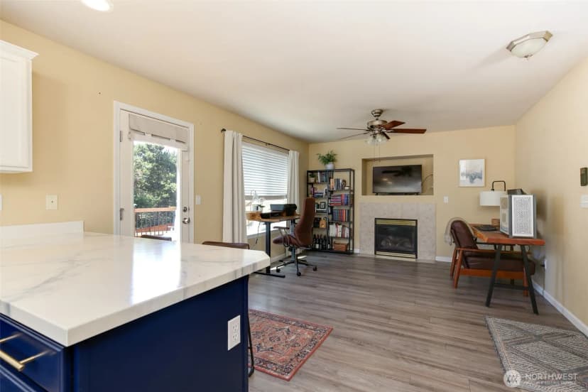 Property photo for 1003 Nw Kelly Place, Oak Harbor photo 10