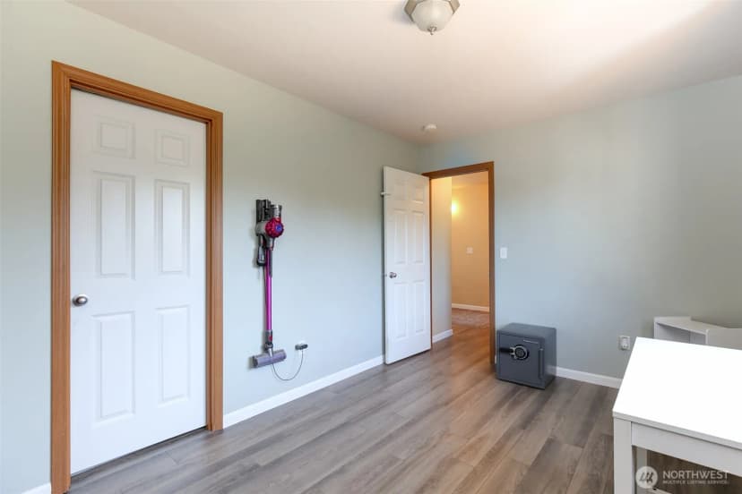 Property photo for 1003 Nw Kelly Place, Oak Harbor photo 22