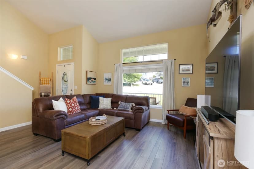 Property photo for 1003 Nw Kelly Place, Oak Harbor photo 4