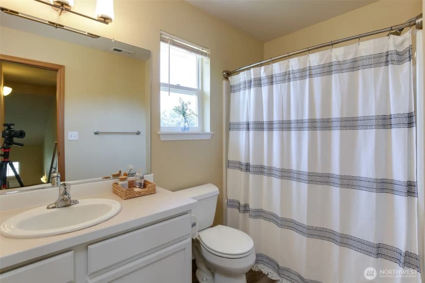 Property photo for 1003 Nw Kelly Place, Oak Harbor photo 23