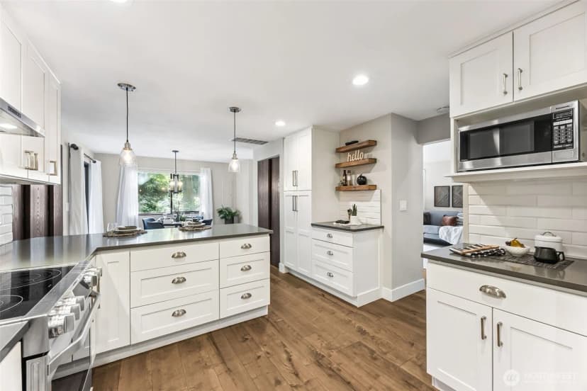 Property photo for 21232 Ne 12th Street, Sammamish photo 11