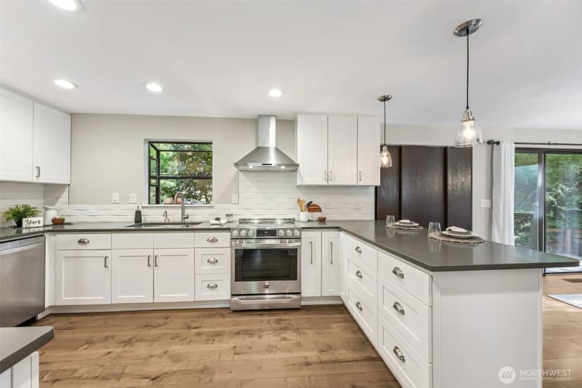 Property photo for 21232 Ne 12th Street, Sammamish photo 12
