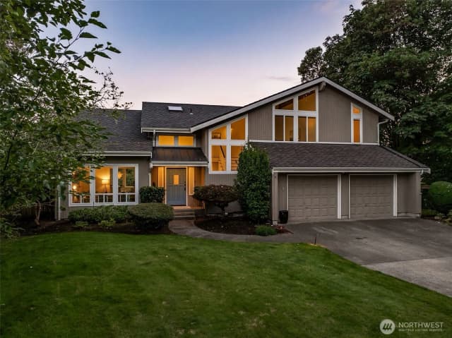 Property photo for 8107 Warren Drive Nw, Gig Harbor photo 2